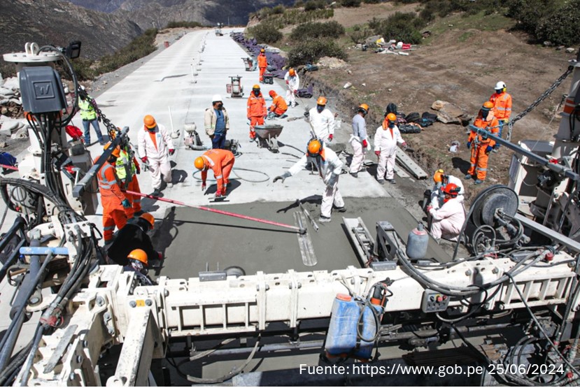 vista de trabajadores de obra en una construcción